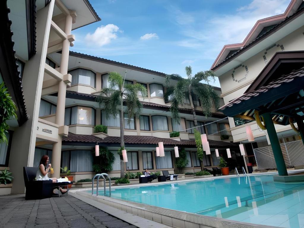 Bentani Hotel & Residence Cirebon Εξωτερικό φωτογραφία