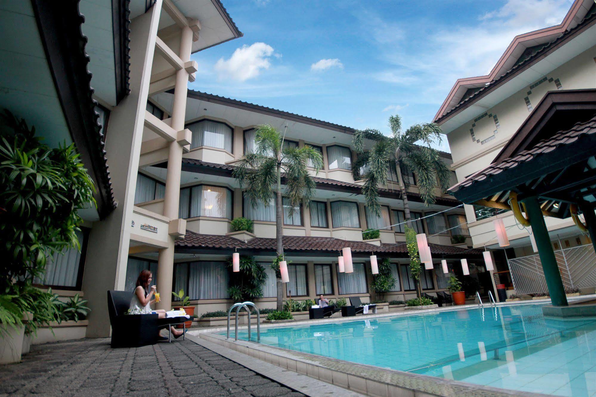 Bentani Hotel & Residence Cirebon Εξωτερικό φωτογραφία